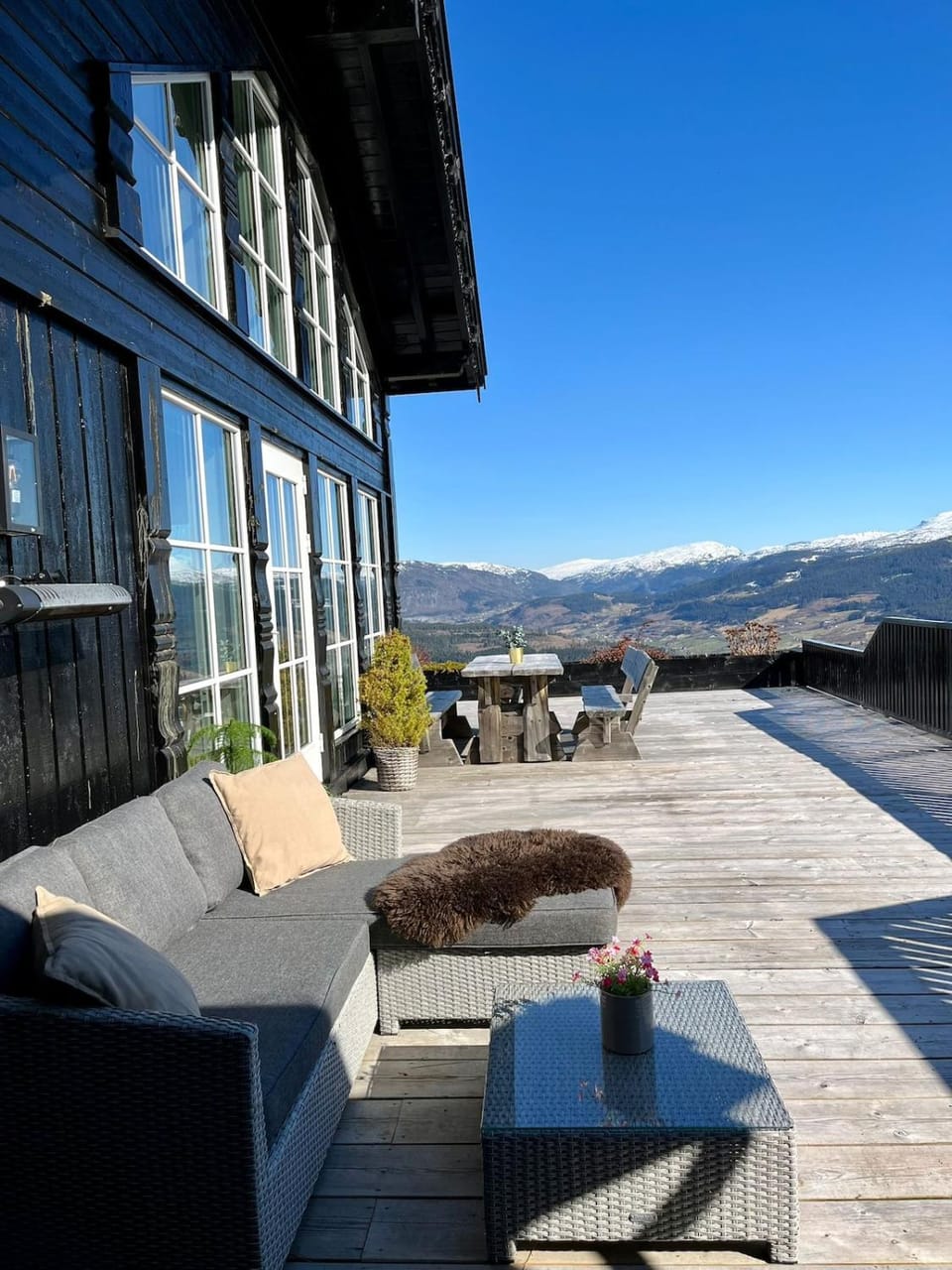 Jacuzzi & Sauna Hilltop Spa Cabin with River Views Cabin in Vestland