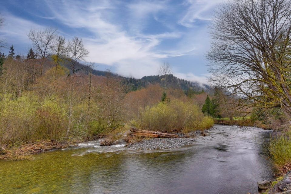 Relax Poolside! All-Season Base in Mt Hood Village House in Welches