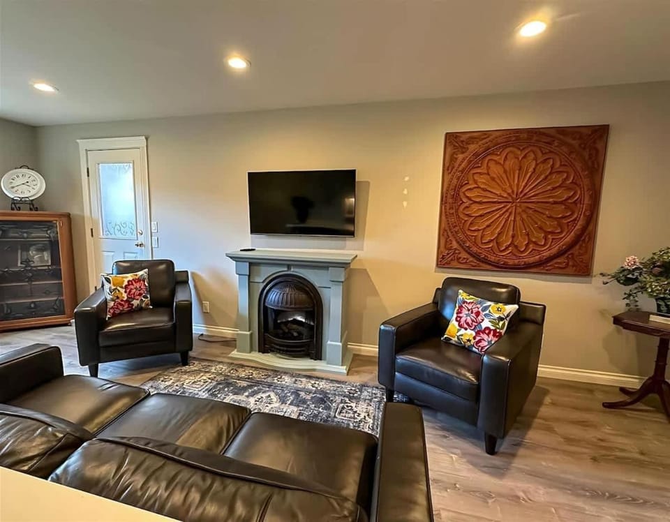 Urban Cedars New Charming 5-Bedrooms Near Downtown Sequim House in Sequim