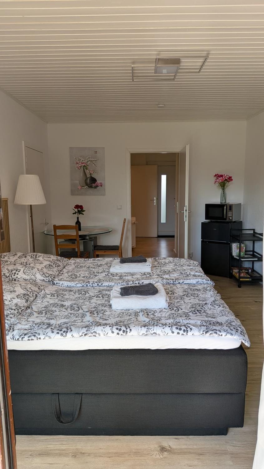 Cozy Studio with private bathroom and terrasse Apartment in Hilden