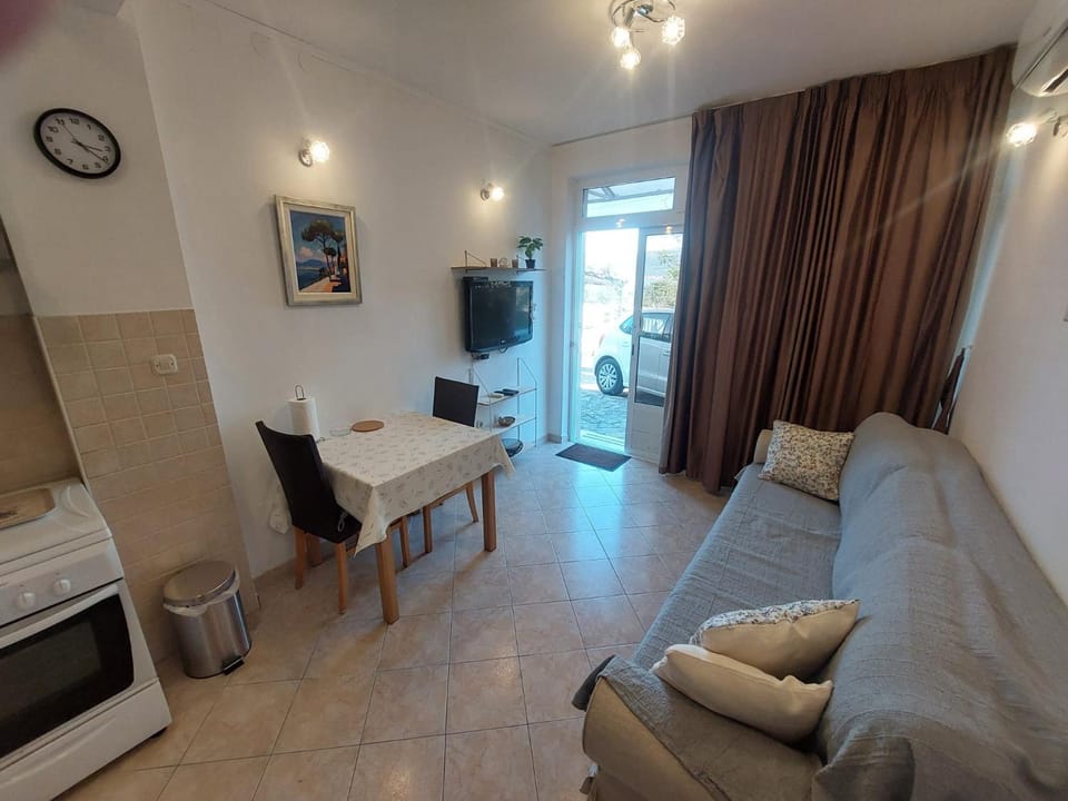 Apartman Lavanda - Čiovo - Trogir Apartment in Šibenik-Knin County, Croatia