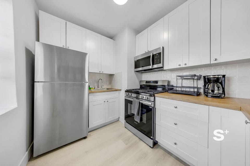 Comfy 1-Bedroom Retreat - Steps from Miami Beach Apartment in Miami Beach