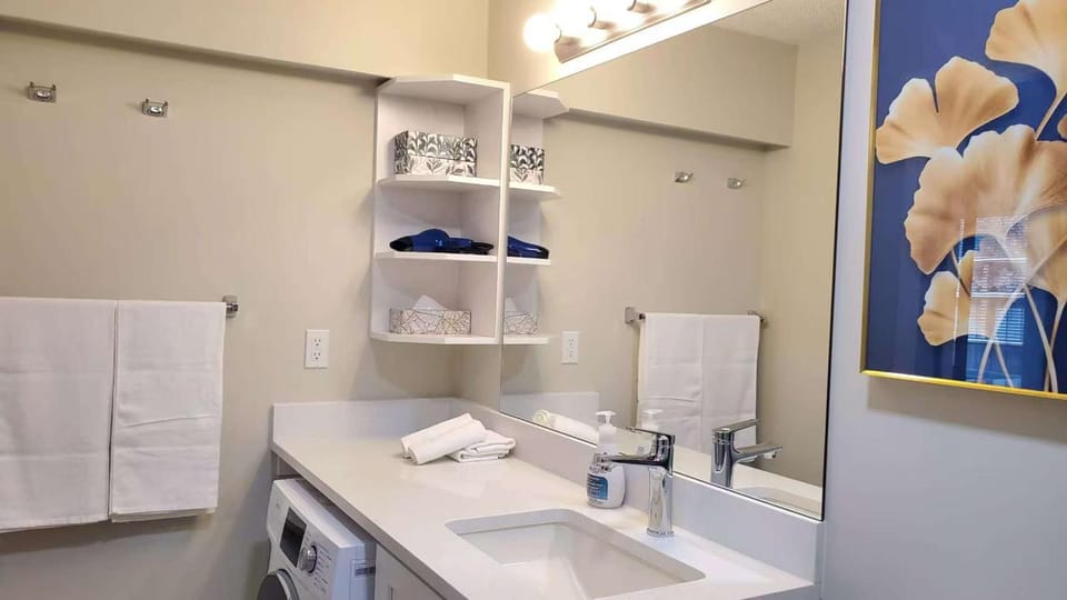 Bathroom, towels