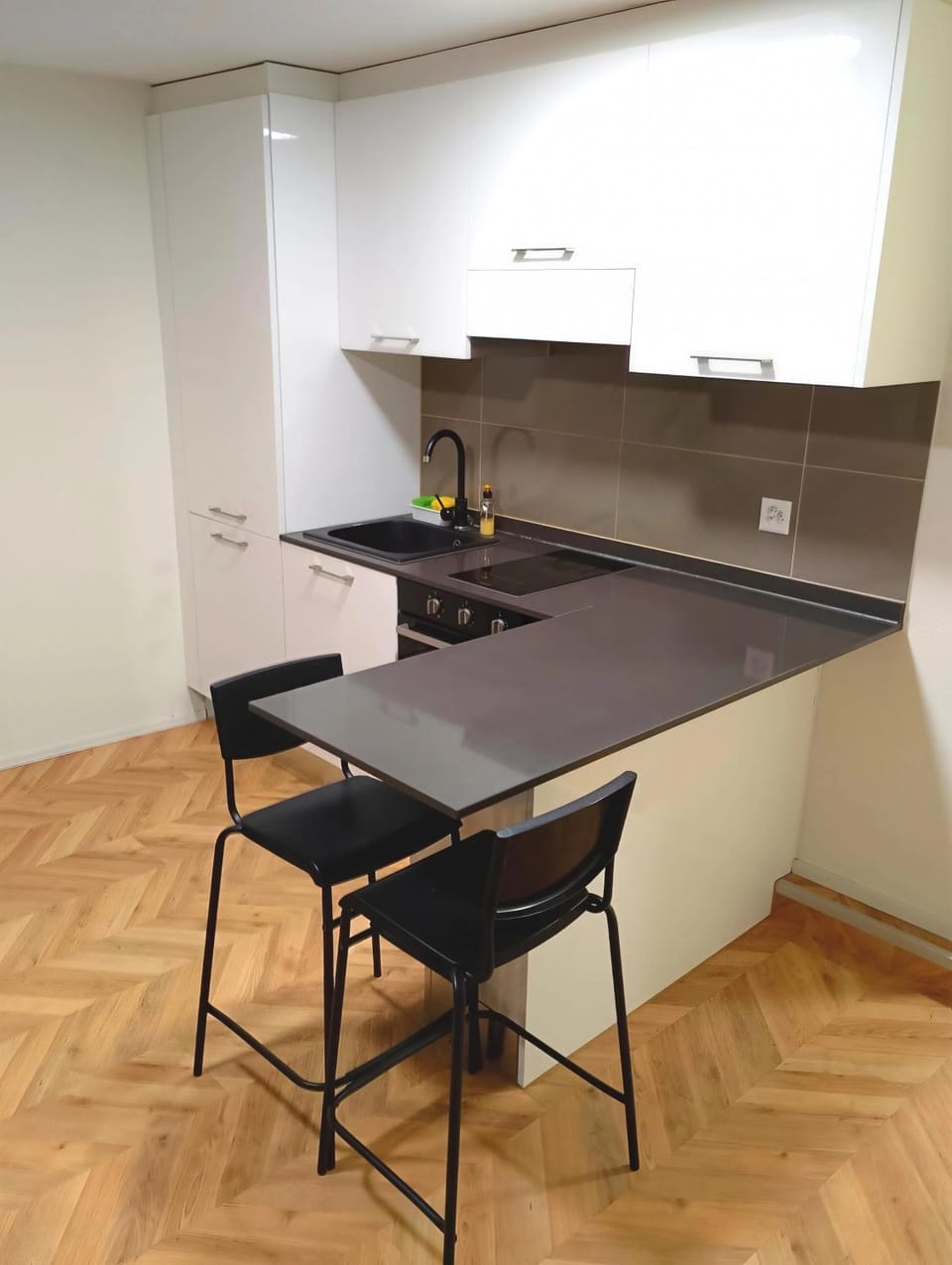 Central Living Brugg - B & W Apartment Apartment in Aargau, Switzerland