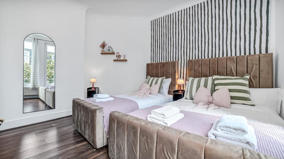 6 Guests - 2BR Flat 2 Min Walk to Emirates Stadium - 3 Mins to Tube Apartment in London Borough of Islington