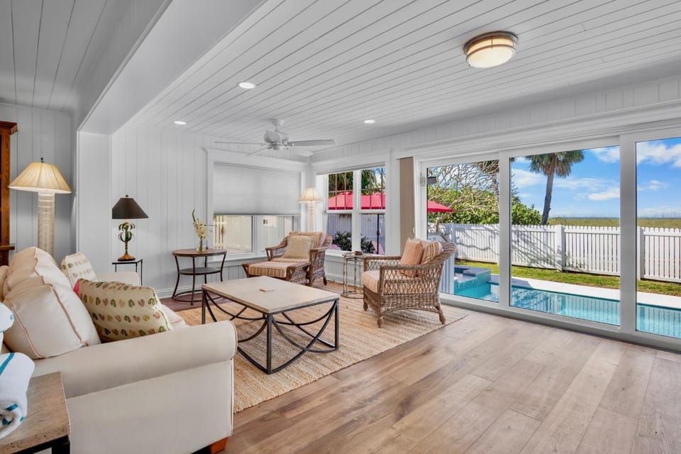 Day, Garden, Living room, Seating area, Pool view, Swimming pool