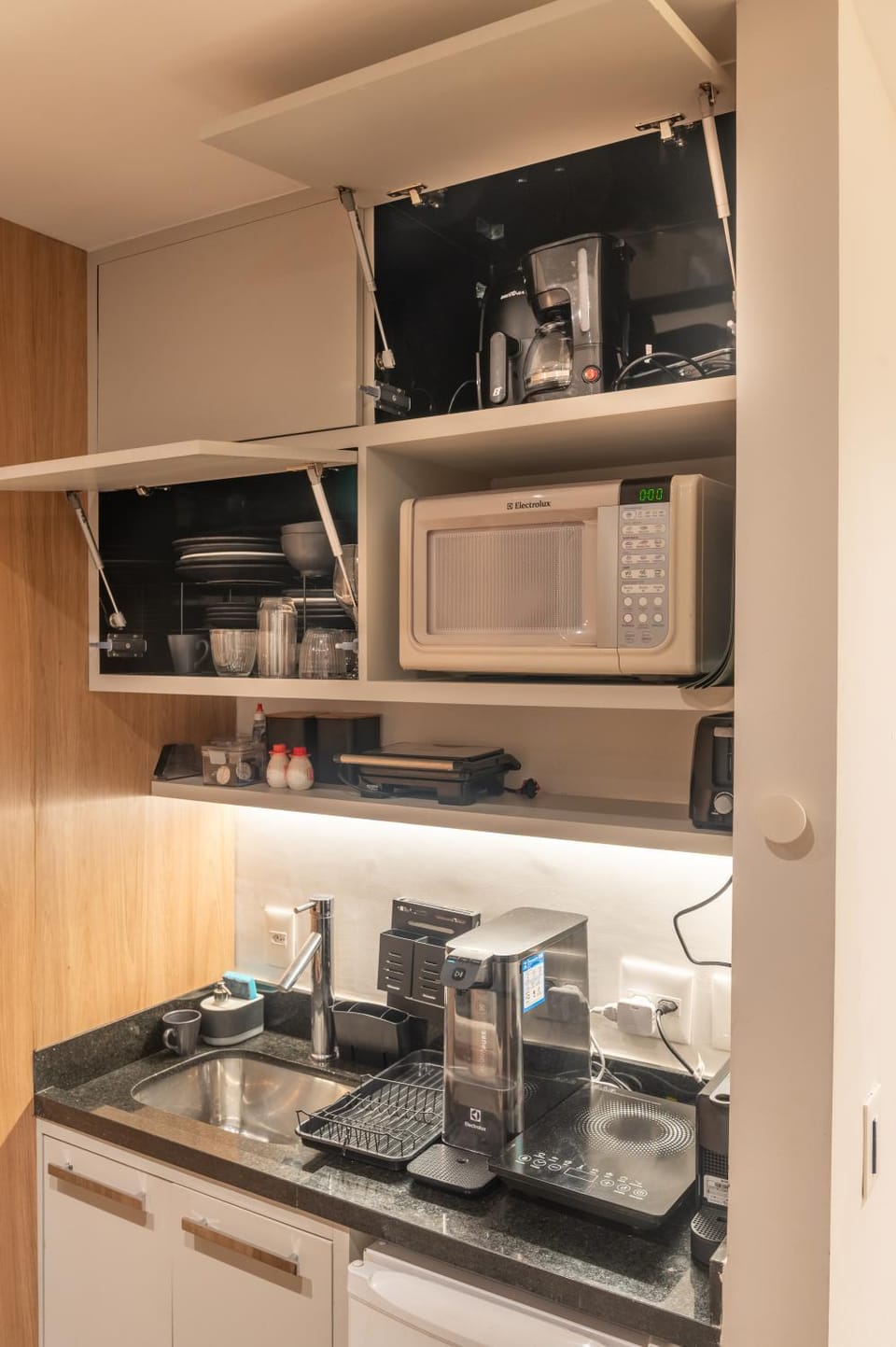 Coffee/tea facilities, Kitchen or kitchenette, microwave, toaster, kitchen