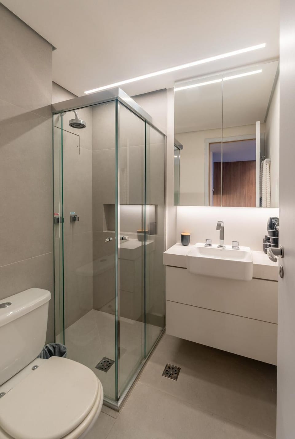 Toilet, Bathroom, towels