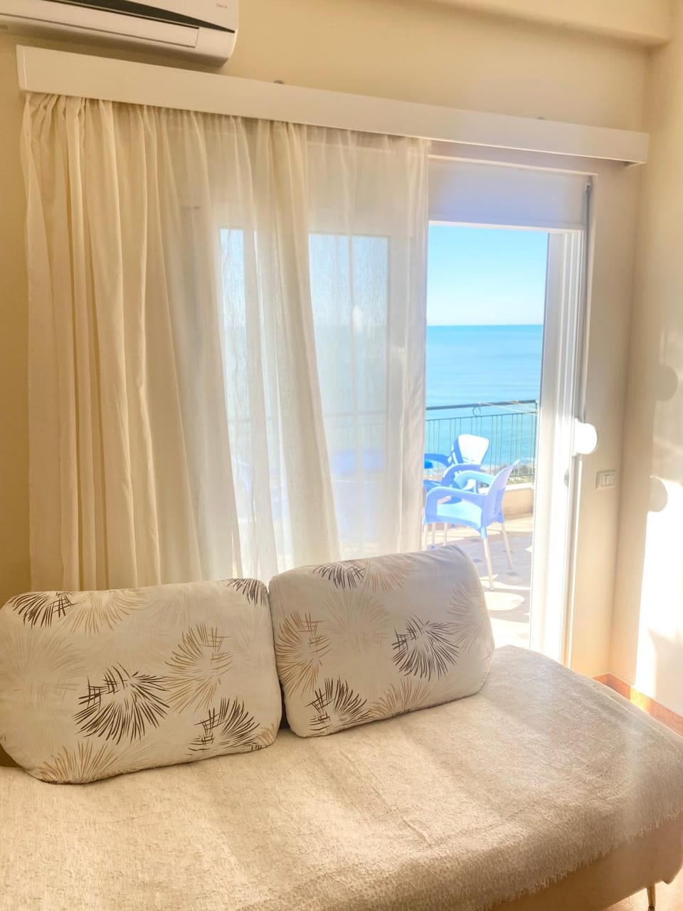 Beachfront Bliss Apartment Apartment in Sarandë