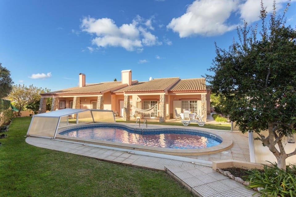 Casa Cor de Rosa Villa in Alvor