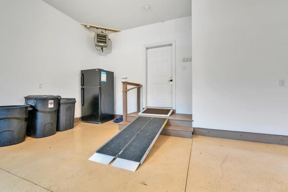 The Hill Dog Friendly Panoramic Ocean Views House in Cape Neddick