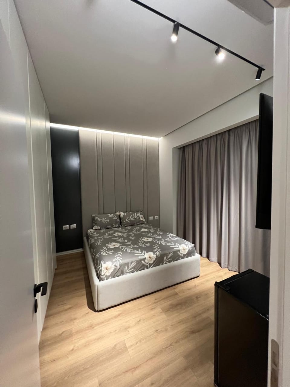 Bed, Photo of the whole room, Bedroom, wardrobe