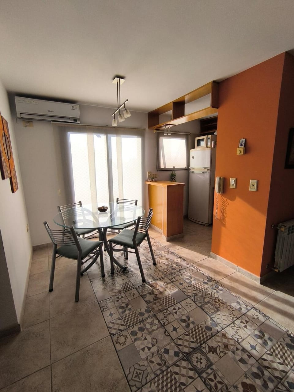 Seating area, Dining area