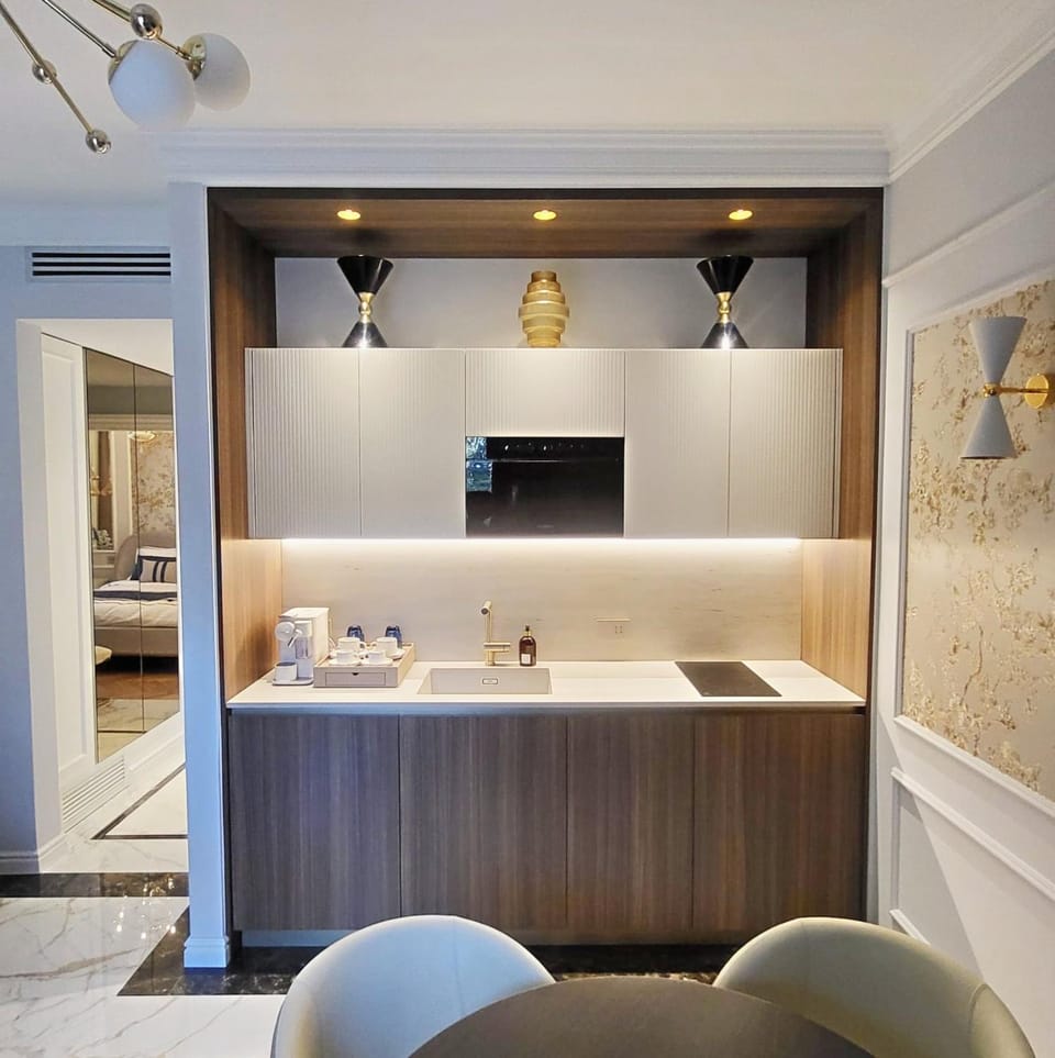 Kitchen or kitchenette, Dining area, Lunch, stove, kitchen