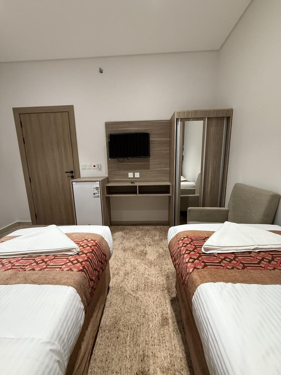 Bed, TV and multimedia, Bedroom, wardrobe