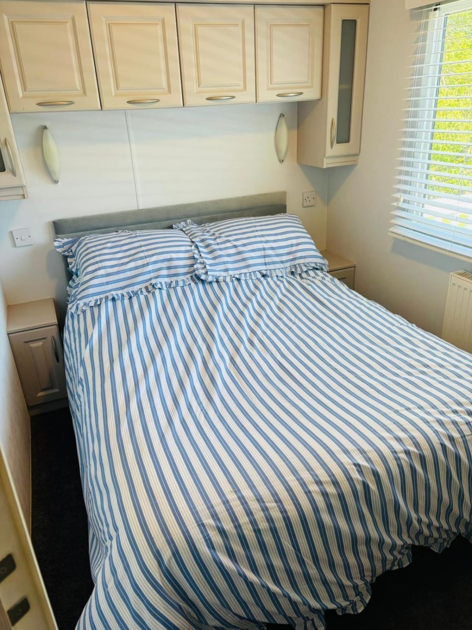 Riverbank Escape 3 Bed Static Caravan in Clarach Bay Pet-Free House in Tirymynach