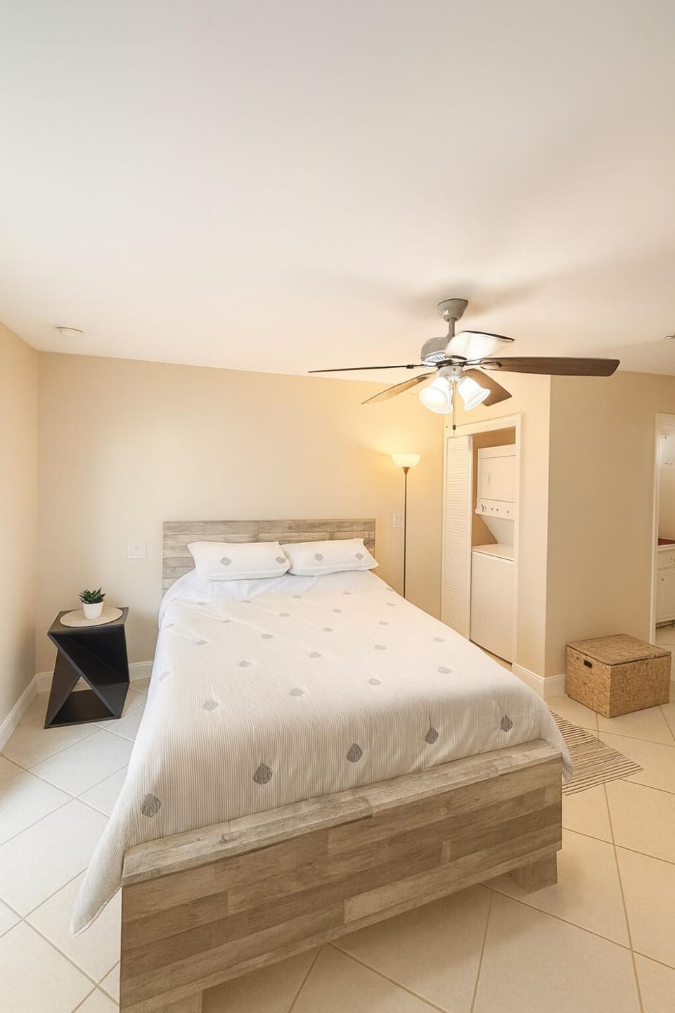 4 Guest Studio extra sofa bed Park SunPlash Yacht Bed and Breakfast in North Fort Myers