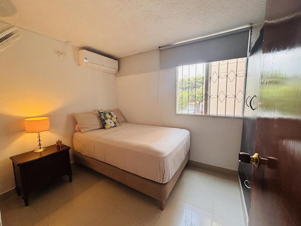 Bed, Photo of the whole room, Bedroom, air conditioner