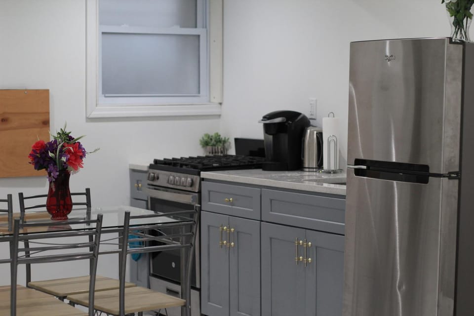 Minutes From Manhattan 2-Bedroom Apartments in LIC Astoria Queens Apartment hotel in Astoria