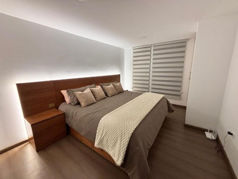 Rio Skyline Luxury Apartment with Fast Wi-Fi and Parking Apartment in Riobamba