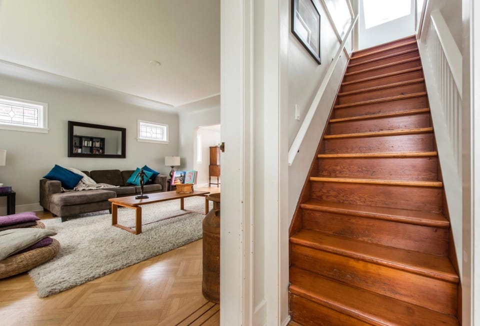 Family-Friendly Vancouver Home in Fraserhood - Sleeps 12 House in Vancouver