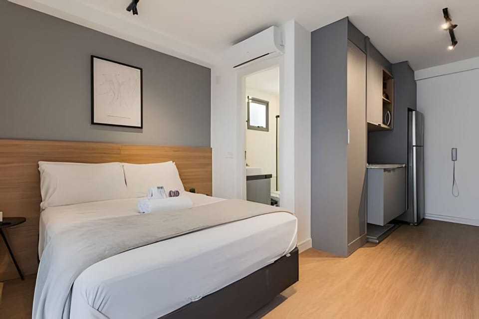Photo of the whole room, Bedroom