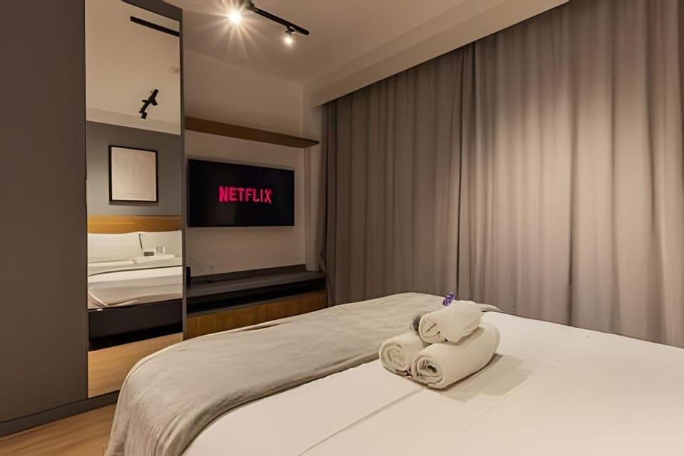 TV and multimedia, Photo of the whole room, Bedroom