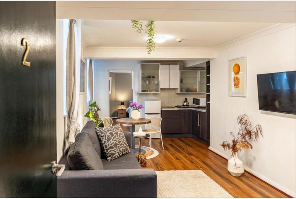 Large Surry Hills Home Sleeps 4 Parking Apartment in Surry Hills