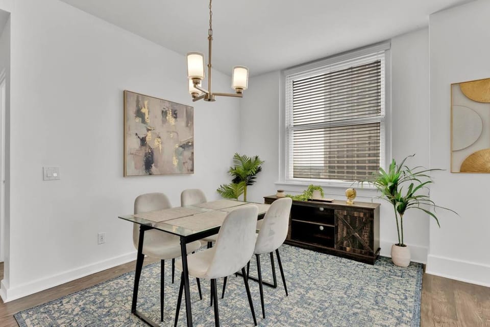 Seating area, Dining area