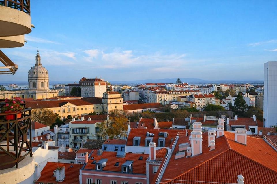 City view, Landmark view, River view, Quiet street view
