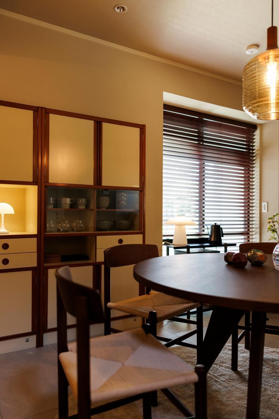 Dining area, Area and facilities