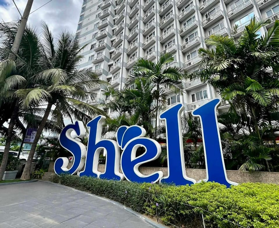 ANALYN GORDO Staycation at SHELL RESIDENCES near MOA and NAIA Hotel in Pasay