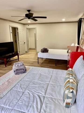 5BR Family & Corporate Haven large yard & BBQ House in Decatur