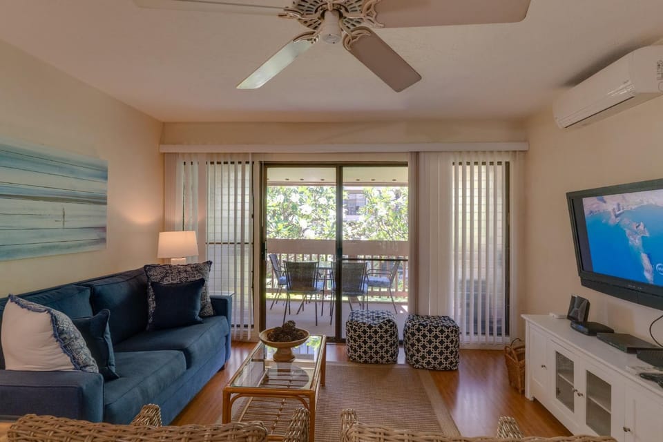 Kihei Akahi #B-203 Second Floor, Steps from Kamaole Beach, A/C Throughout Apartment in Wailea