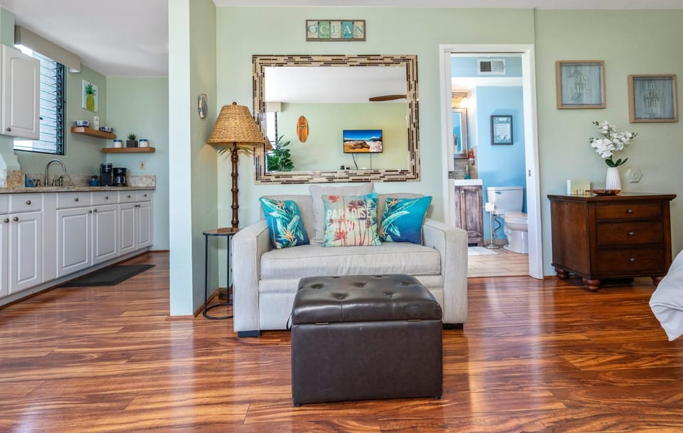 Kihei Akahi #C-520 Tastefully Updated, Corner Studio on 5th Floor, A/C Apartment in Wailea