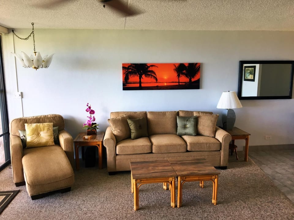 Kihei Alii Kai #B-307 Well Appointed, Beautiful Ocean View, Shared Hot Tub Apartment in Kihei