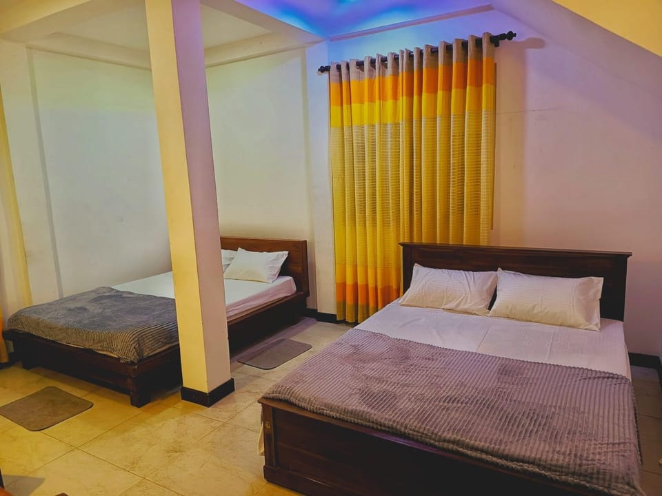 Heaven Breeze Bungalow Villa in Central Province