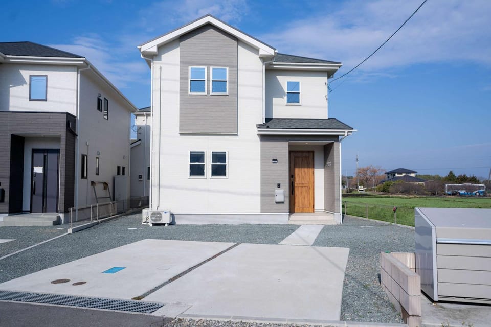 Modern 4BR Stay in Ozu Hachikubo for 11 Guests by Restavio Apartment in Japan
