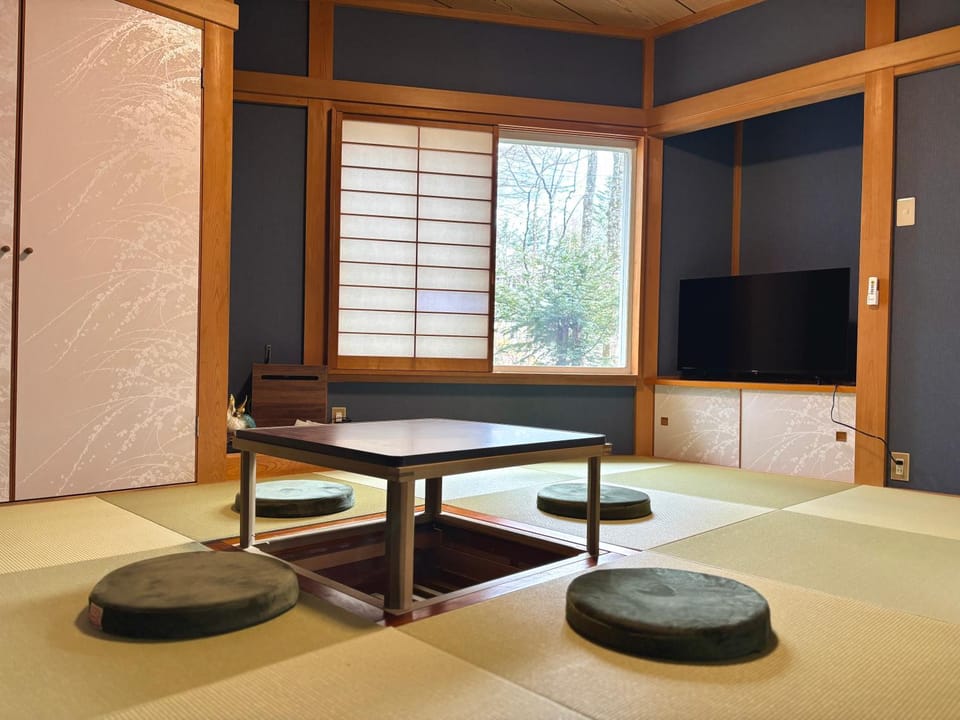 TV and multimedia, Dining area, Bedroom