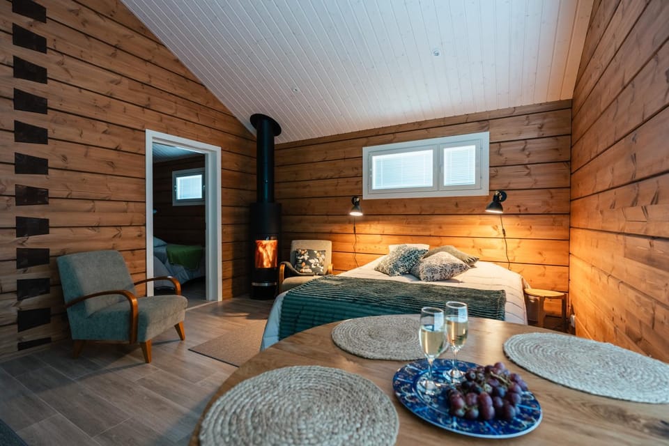Bed, Living room, Photo of the whole room, Seating area, Dining area
