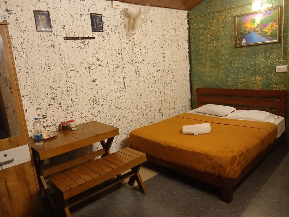Leaf cardamom couple stay vagamon House in Kerala