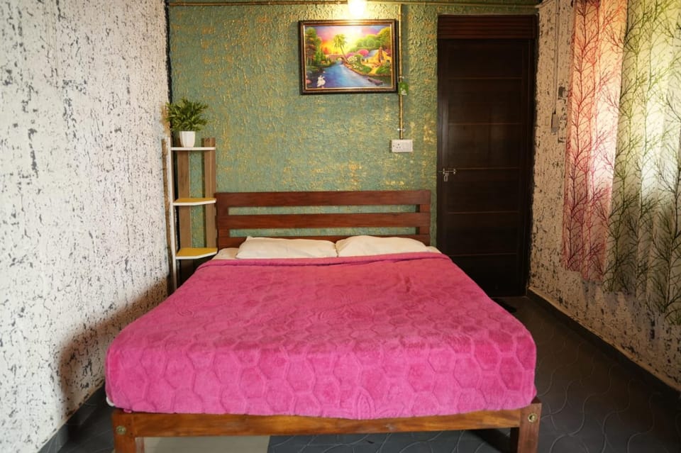 Leaf cardamom couple stay vagamon House in Kerala