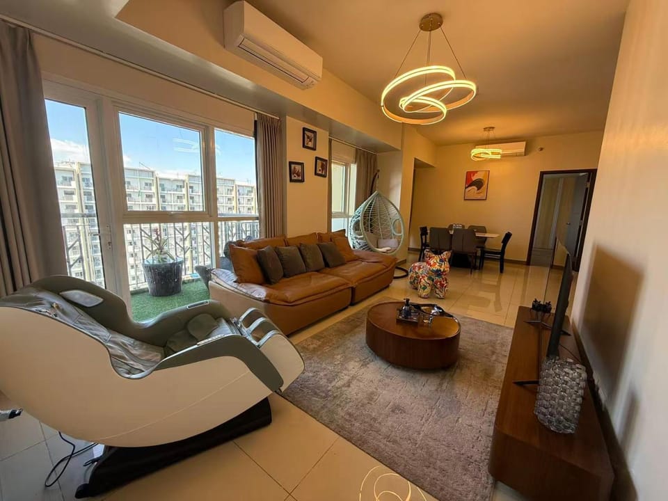 Living room, Seating area, air conditioner