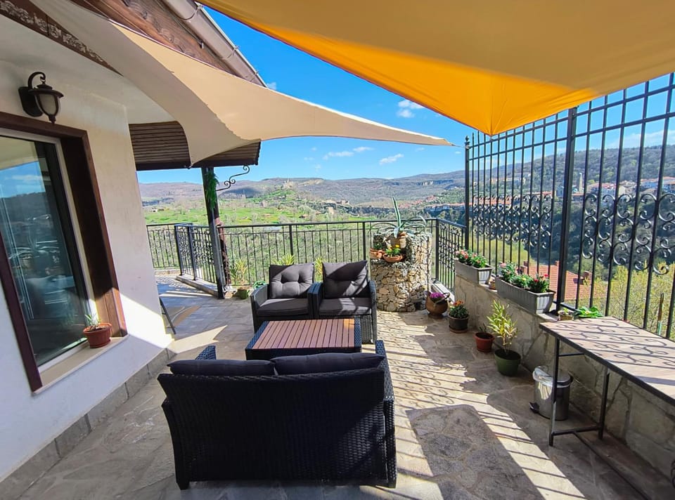 Patio, Natural landscape, View (from property/room), Balcony/Terrace, Seating area, Mountain view