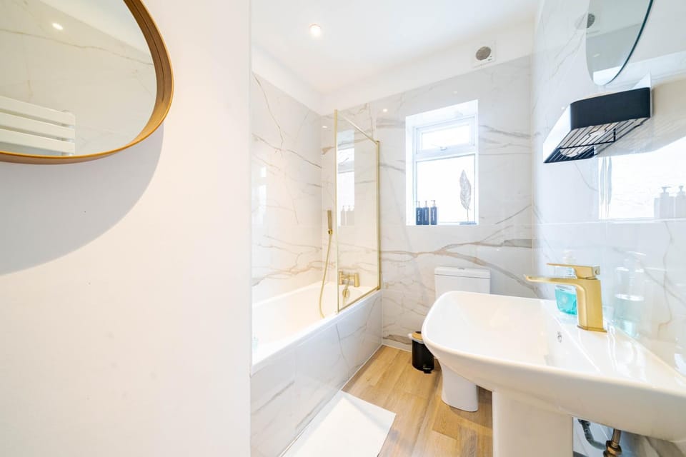 Shower, Toilet, Bath