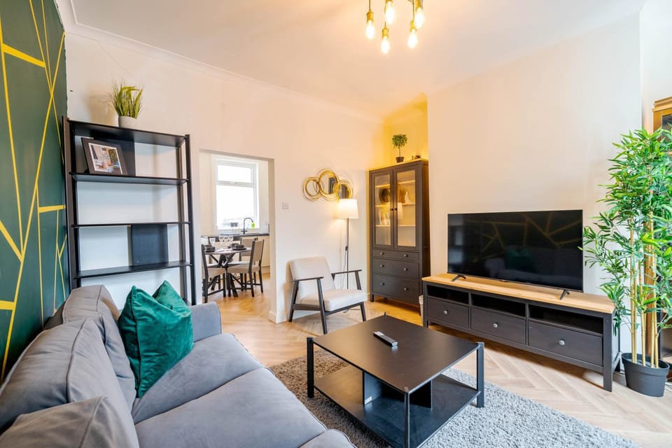 Communal lounge/ TV room, TV and multimedia, Living room