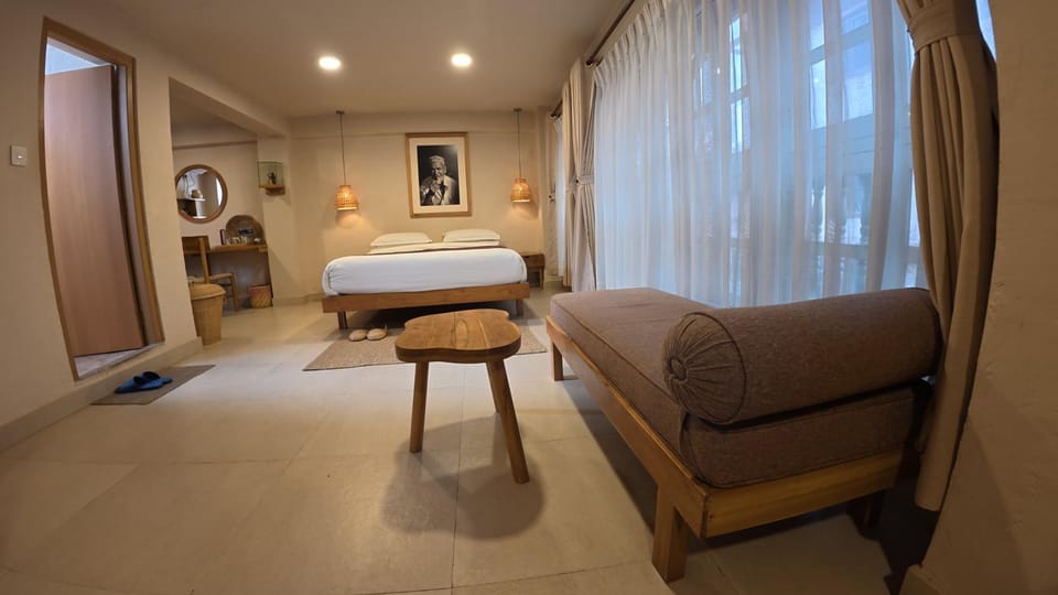 Photo of the whole room, Bedroom