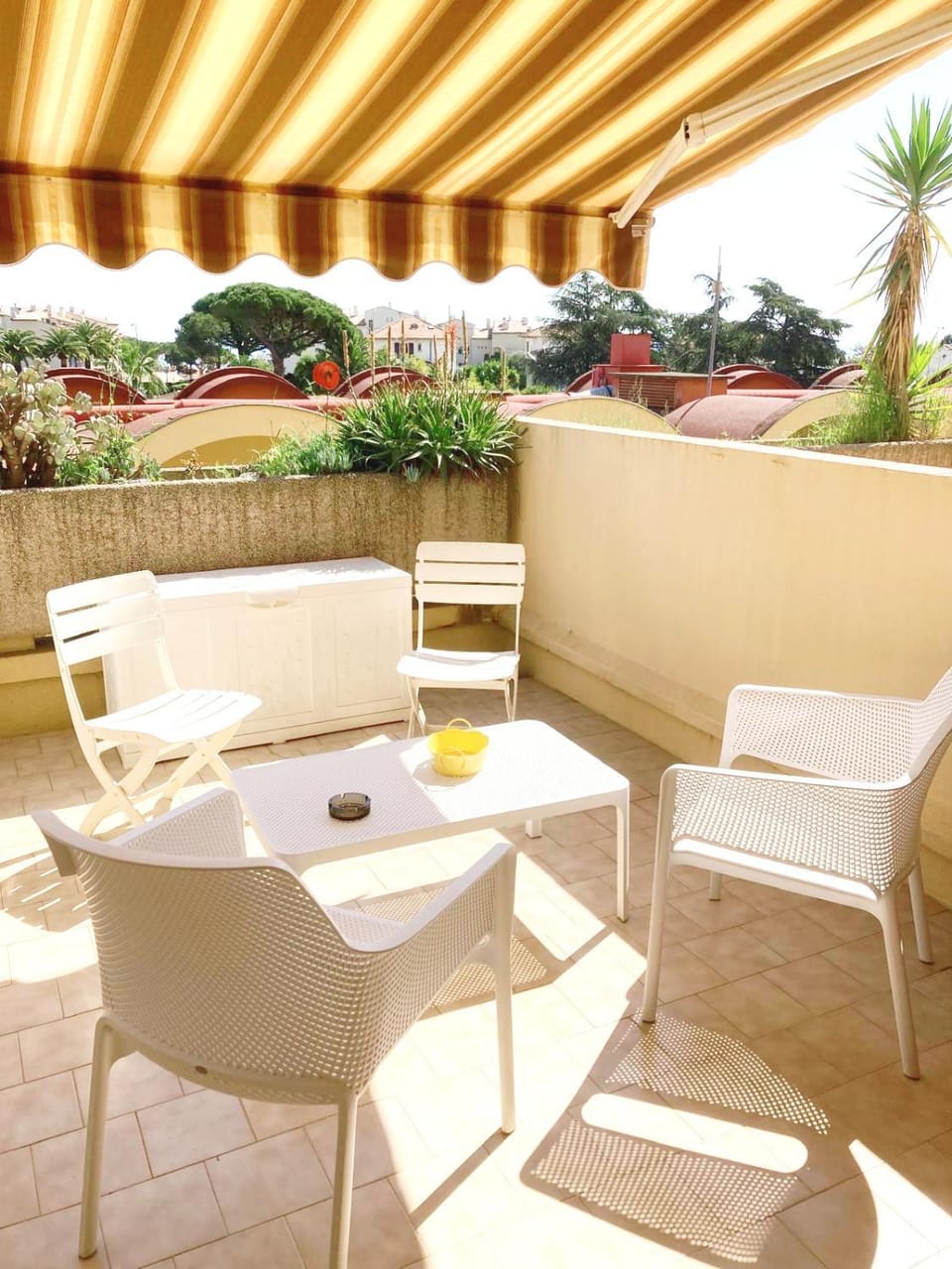 Patio, View (from property/room), Balcony/Terrace, Living room
