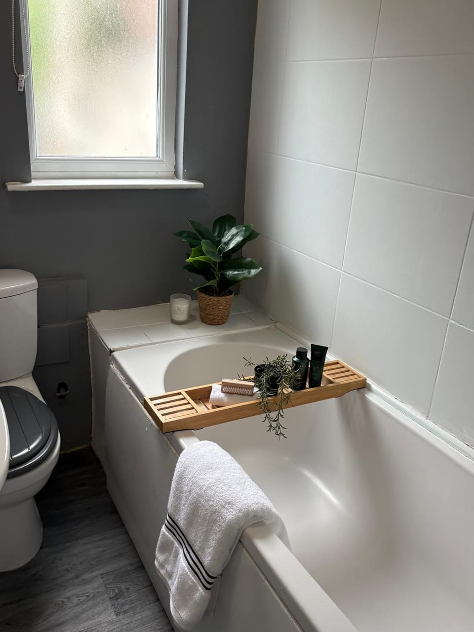 Toilet, Bathroom, towels