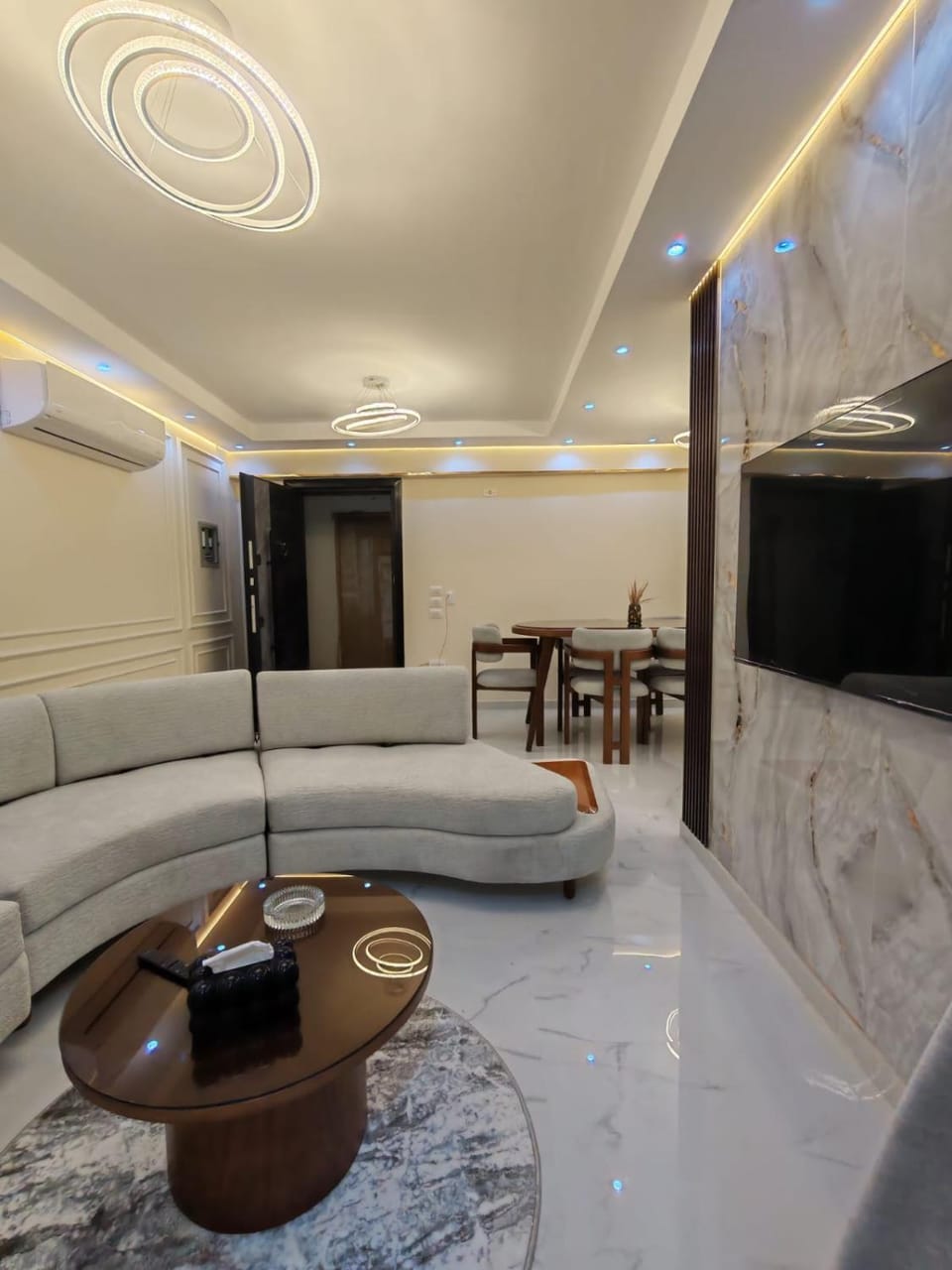 شقه فندقيه امام مطار القاهره ومستشفي السعودي Apartment in Cairo Governorate